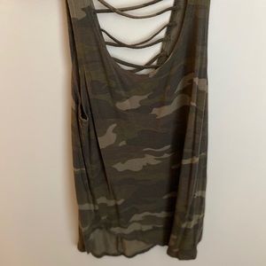Camo tank